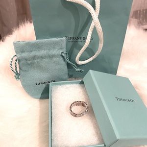 Like new Authentic Tiffany & Co Somerset Mesh Ring
